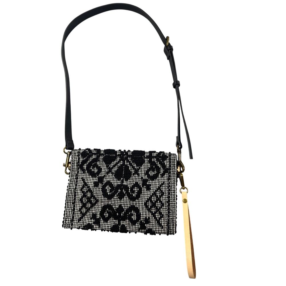 Clutch Woven Geometric Pibiones Crossbody Wristlet - Picture 4 of 10